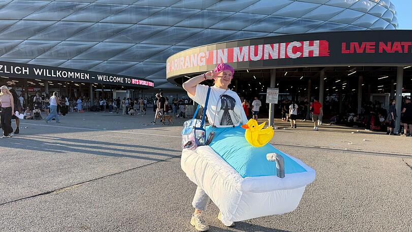 Jacqueline aus Wien mit ihrem Hingucker-Kostüm. Jacqueline aus Wien mit ihrem Hingucker-Kostüm.