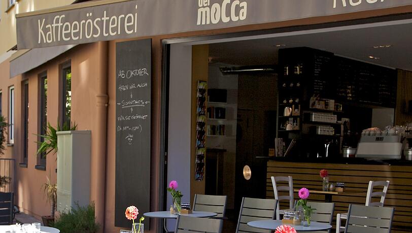 Schon eine Institution in Schwabing: delmocca. Kaffeehaus, Rösterei, Nachbarschaftstreff. Schon eine Institution in Schwabing: delmocca. Kaffeehaus, Rösterei, Nachbarschaftstreff.