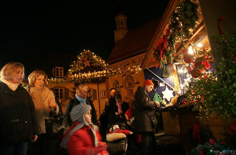 Münchens lauschigster Christkindlmarkt: die Blutenburger Weihnacht.
