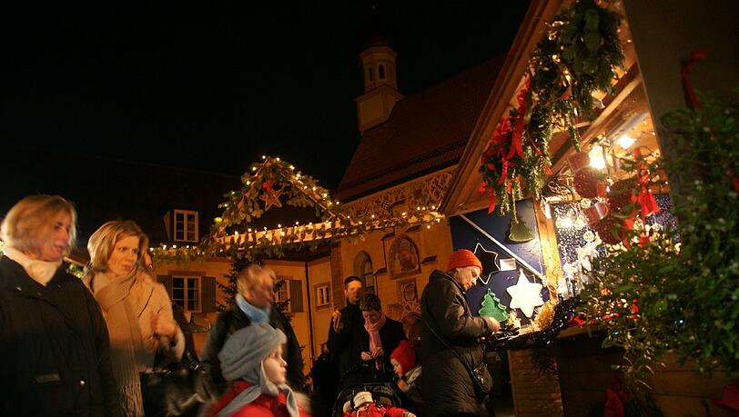 Münchens lauschigster Christkindlmarkt: die Blutenburger Weihnacht. Münchens lauschigster Christkindlmarkt: die Blutenburger Weihnacht.