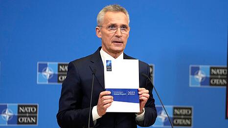Nato-Generalsekretär Jens Stoltenberg präsentiert den aktuellen Jahresbericht des Verteidigungsbündnisses.
