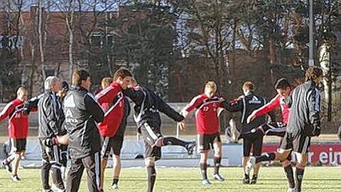 Alle tanzen nach seiner Pfeife und deshalb ist Club-Trainer Dieter Hecking zuversichtlich, dass er die Wende zum Guten schafft.