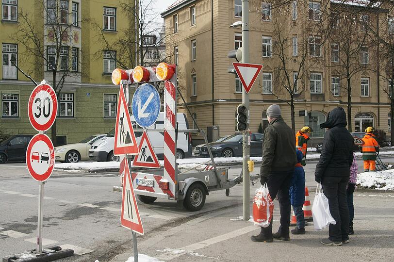 Kaputt: Die Ampelanlage an der Ecke Nymphenburger Straße/Landshuter Allee  um den 11. Februar dieses Jahres.