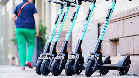 Die Unfälle mit E-Scootern haben in München deutlich zugenommen.