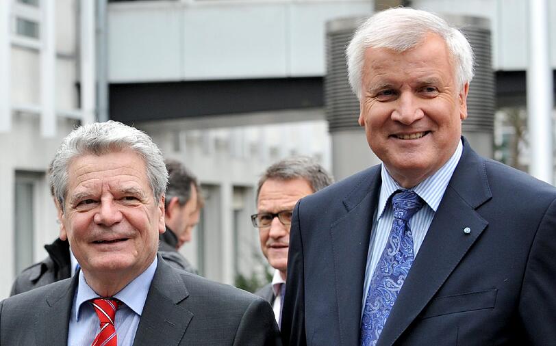 Der künftige Bundespräsident Joachim Gauck zu Besuch bei der CSU in München - die Bilder.