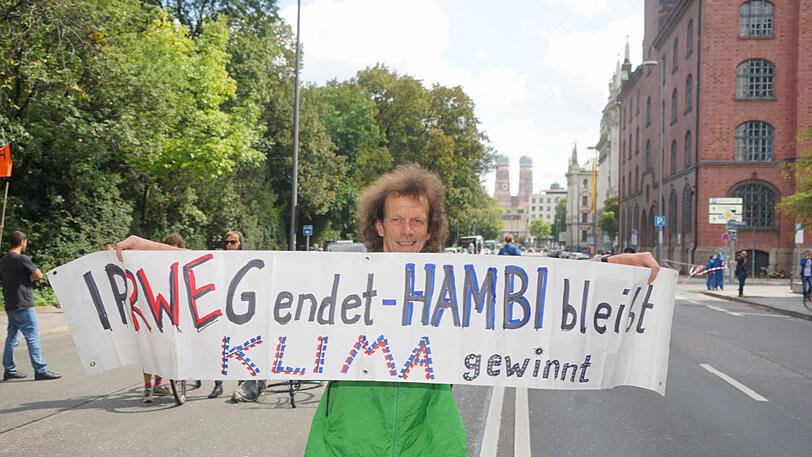 Rund 300 Unterstützer waren gekommen.