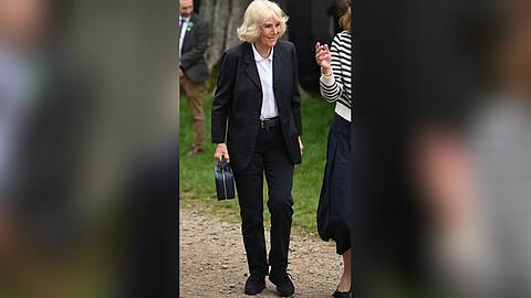 K&ouml;nigin Camilla im Hosenanzug bei den Badminton Horse Trials 2026.