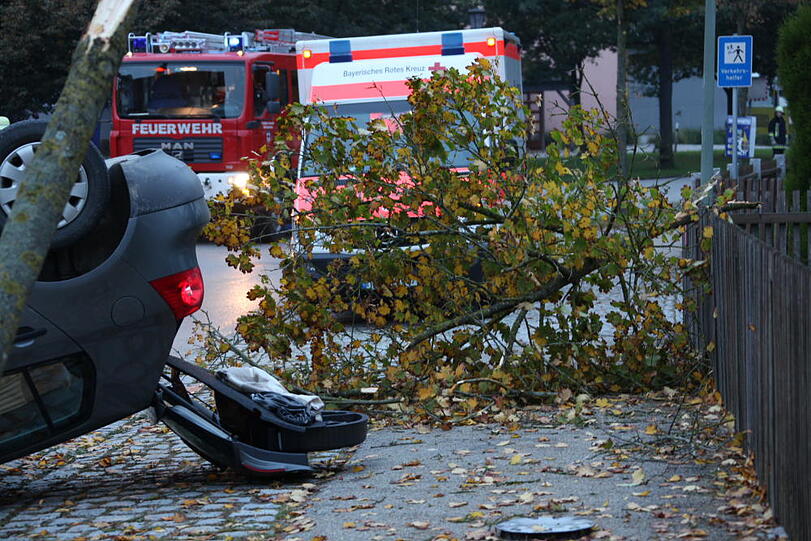 Bilder vom Unfall in Obertaufkirchen.