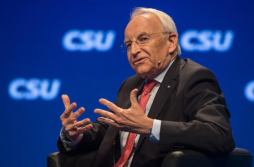 Edmund Stoiber im November 2015 während des Festakts "70 Jahre CSU" auf dem CSU-Parteitag in München.