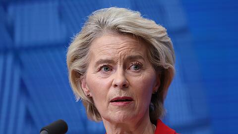 Von der Leyen r&auml;umt Fehler in der Arktis ein.