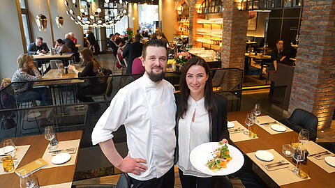Küchenchef Rafael Hofmann und Verena Able.