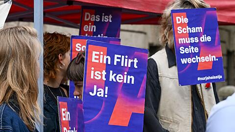 Sexuelle Handlungen sollten nach Vorstellungen von Bundesjustizministerin Hubig nur bei ausdr&uuml;cklicher Zustimmung als einvernehmlich gelten - nach dem Prinzip "Nur Ja hei&szlig;t Ja".