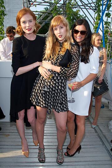 It-Girl und Schauspielerin Jessica Joffe (l.) stammt aus München und war auch zu Gast.
