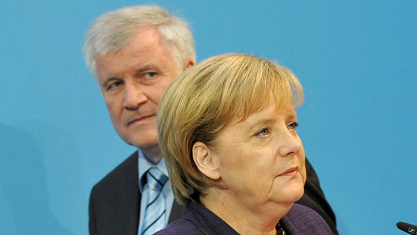 Angela Merkel lehnt eine Abschottung ab. CSU-Chef Horst Seehofer fordert genau das. Angela Merkel lehnt eine Abschottung ab. CSU-Chef Horst Seehofer fordert genau das.