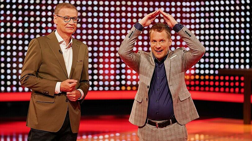 Günther Jauch (l.) mit "5 gegen Jauch"-Moderator Oliver Pocher