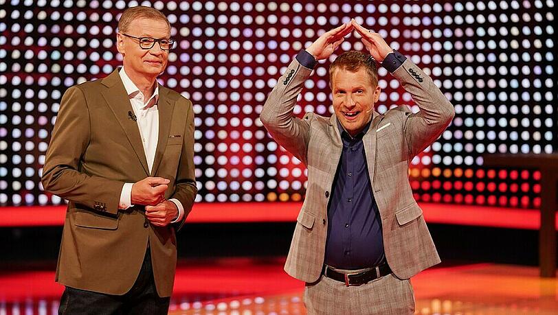 Günther Jauch (l.) mit "5 gegen Jauch"-Moderator Oliver Pocher Günther Jauch (l.) mit "5 gegen Jauch"-Moderator Oliver Pocher