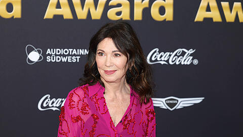 Als Frau in der oberflächlichen Schauspielbranche? Iris Berben spricht offen über die Herausforderungen. Als Frau in der oberflächlichen Schauspielbranche? Iris Berben spricht offen über die Herausforderungen.