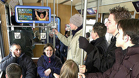 Was gibt&rsquo;s denn da zu sehen? Die erste Testphase des U-Bahnfernsehens im Jahre 2001. Jetzt gibt&rsquo;s einen Neustart.