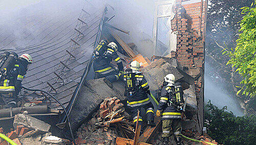 Rund 400 Feuerwehrleute waren im Einsatz Rund 400 Feuerwehrleute waren im Einsatz