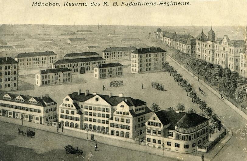 Die Nördliche Marsfeldstraße, geprägt von Militärbauten.