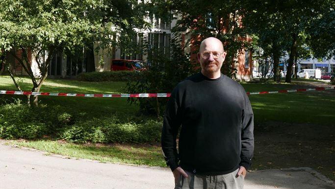 "Feindlich nie, aber schon angespannt": Pfarrer Norbert Roth über die Stimmung rund um seine Kirche. "Feindlich nie, aber schon angespannt": Pfarrer Norbert Roth über die Stimmung rund um seine Kirche.