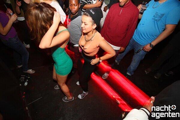"A Mouth Full Of Gold Vol. 9" am Samstag im Crux. Mehr Bilder unter: www.nachtagenten.de