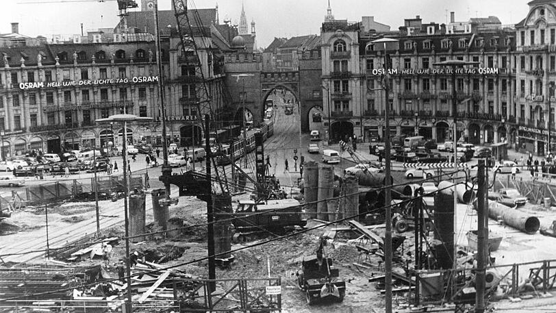 Großbaustelle München: 1964 wird am Stachus in die Tiefe gebuddelt.