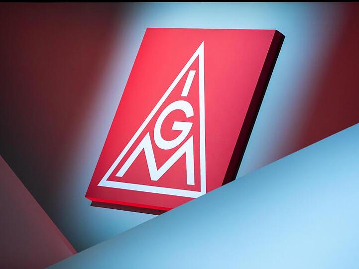 Das Logo der IG Metall. Foto: Daniel Karmann/dpa/Archivbild