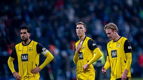 Frust und Ratlosigkeit: Dortmunds Emre Can (l-r), Nico Schlotterbeck und Julian Brandt