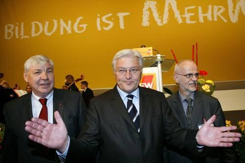 Nicht besonders herzlich empfangen: Frank-Walter Steinmeier bei der GEW.