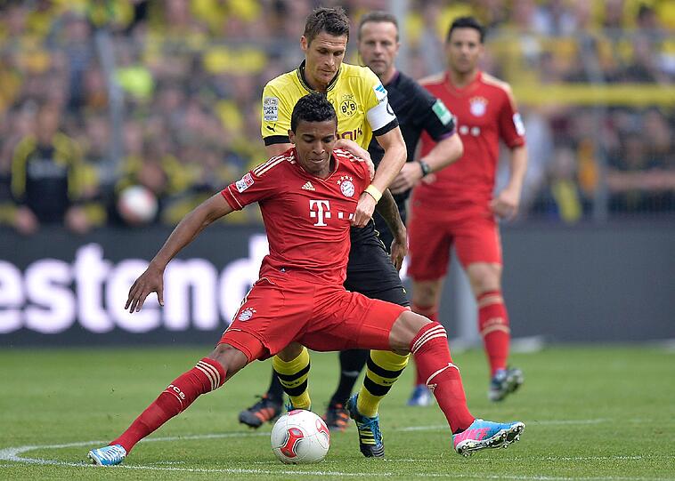 LUIZ GUSTAVO: Note 3. Sollte in Abwesenheit von Schweinsteiger das Spiel ankurbeln. Klappte leidlich. Guter Ball auf Rafinha vor Gomez&rsquo; zweiter Chance (28.), sonst viel Leerlauf. Brachte aber immerhin Ruhe und Klarheit ins Bayern-Spiel.