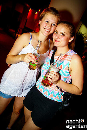 Die besten Partybilder vom Samstag. Hier aus der Nachtgalerie.