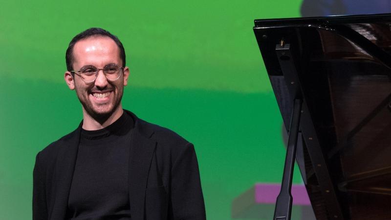 Der Pianist Igor Levit gibt ein besonderes Hauskonzert. Der Pianist Igor Levit gibt ein besonderes Hauskonzert.