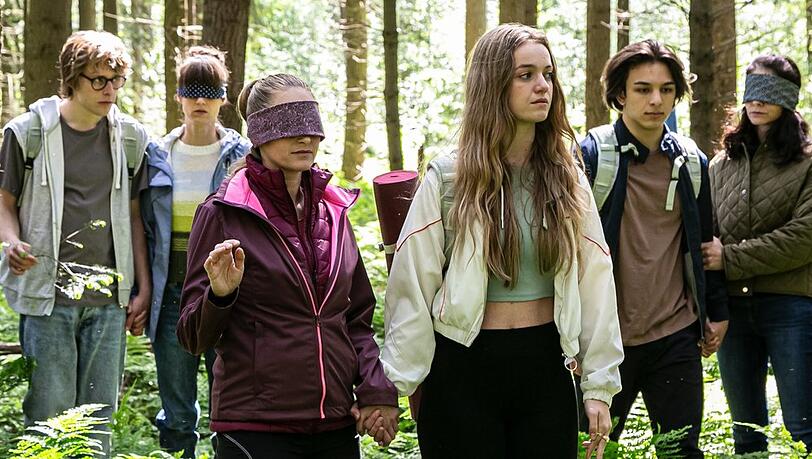 "Tatort: Angst im Dunkeln: Helikoptermuttis werden von ihren Zöglingen in den Forst geführt