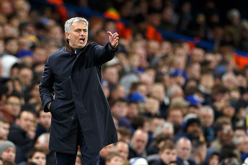 Der Trainer des FC Chelsea, José Mourinho, steht nach der Niederlage gegen Leicester City gehörig unter Druck.