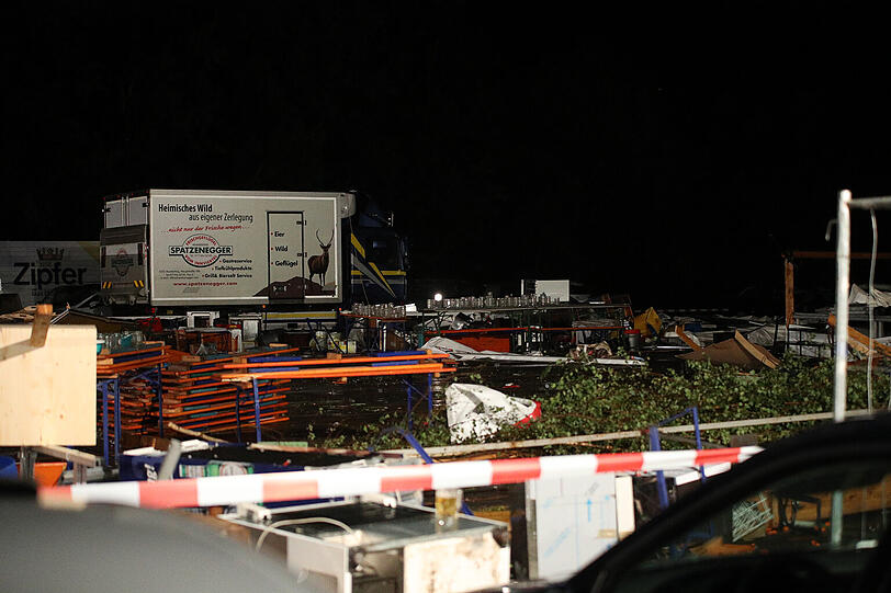 Das schwere Unwetter forderte bei einem Österreichischen Feuerwehr-Fest zwei Todesopfer. Die Bilder vom Unglücksort.