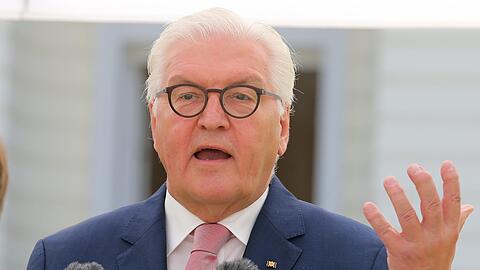 Bundespräsident Frank-Walter Steinmeier spricht während eines Empfang des Bundespräsidenten für rund 600 Stipendiaten.