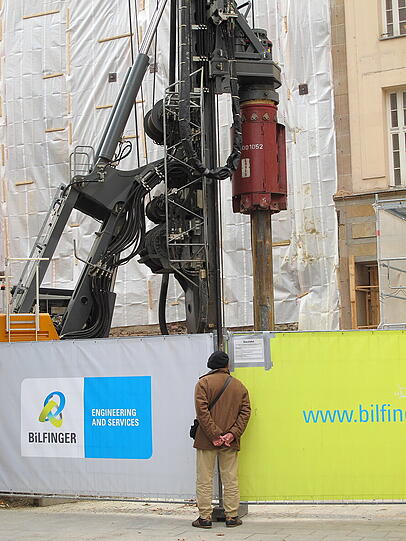 Große Maschinen sind Blickfänge - vor allem, wenn sie direkt am Marienplatz oder in der Fußgängerzone eingesetzt werden. Und vor allem für Männer.