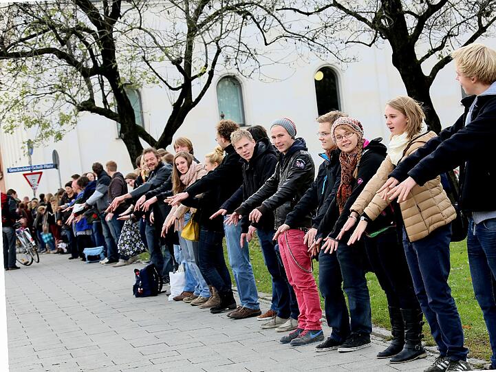 Die Menschenkette gegen Studiengebühren - die Bilder