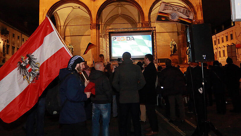 Start der Pegida-Kundgebung war die Feldherrnhalle am Odeonsplatz. Start der Pegida-Kundgebung war die Feldherrnhalle am Odeonsplatz.