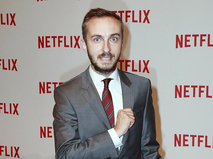 Jan Böhmermann sieht den Tatsachen ins Auge: Er ist zu blöd für RTL