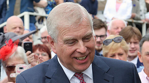 Prinz Andrew wird noch immer mit dem Epstein-Skandal in Verbindung gebracht.