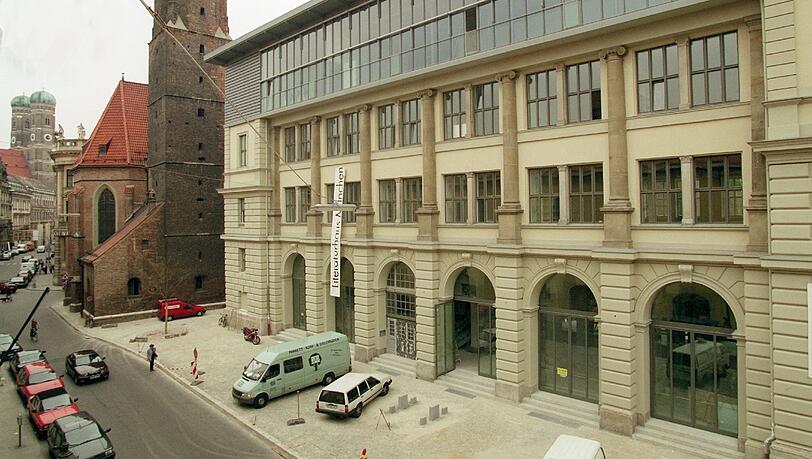 Das Literaturhaus am Salvatorplatz. Das Literaturhaus am Salvatorplatz.