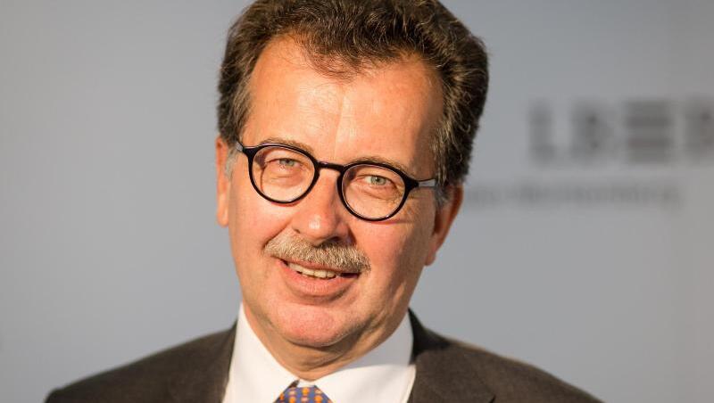 Hans-Jörg Vetter soll an die Spitze des Commerzbank-Aufsichtsrats wechseln. Hans-Jörg Vetter soll an die Spitze des Commerzbank-Aufsichtsrats wechseln.