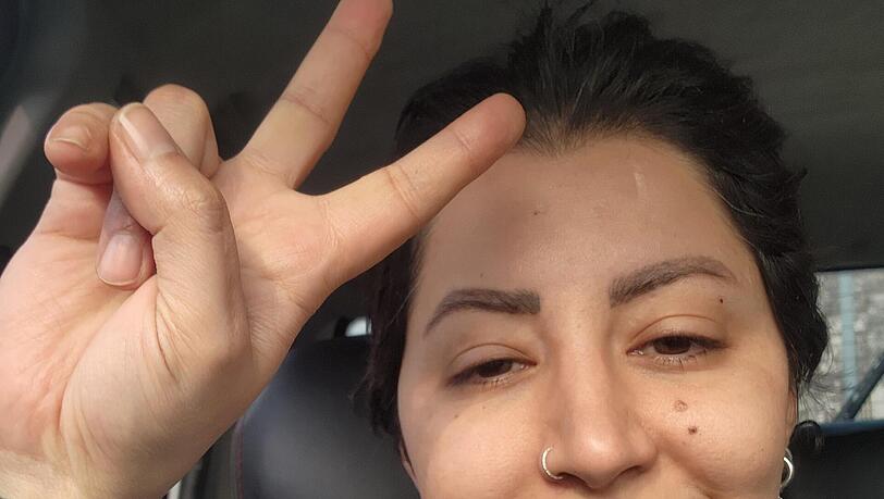 Sahar Berlouie am Tag nach der Entlassung aus dem Gef&auml;ngnis im Iran.