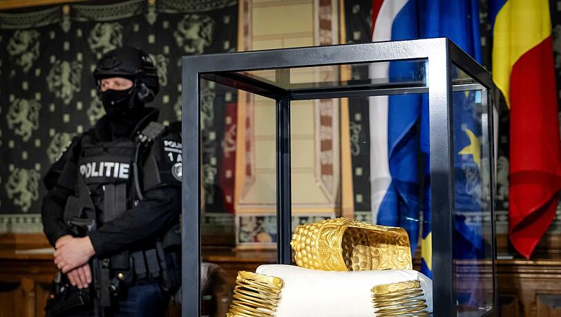 Die Diebe stahlen auch diesen Goldhelm. (Archivbild)