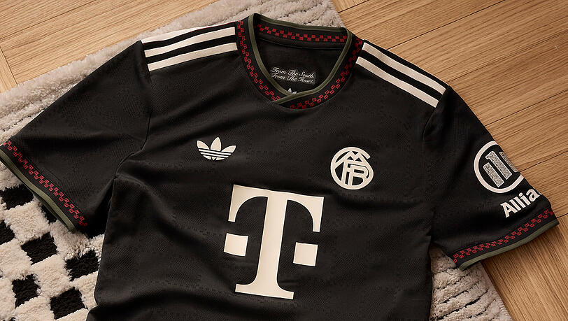 Das neue CL-Trikot des FC Bayern ist in Schwarz gehalten und hat eine ganz besondere Botschaft eingenäht.