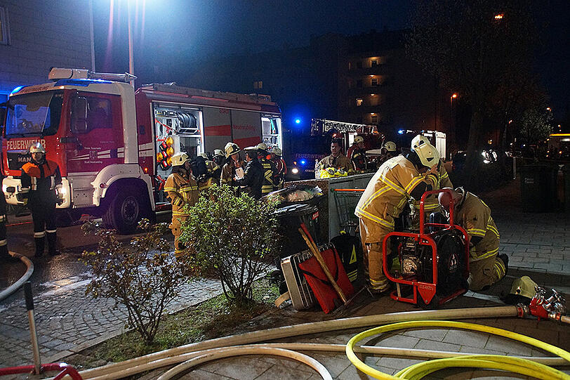 Die Bilder vom dramatischen Feuerwehreinsatz in Neutraubling.