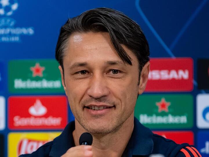 Der Trainer Niko Kovac vom FC Bayern München sitzt bei einer Pressekonferenz auf dem Podium. Foto: Sven Hoppe/dpa/Archivbild