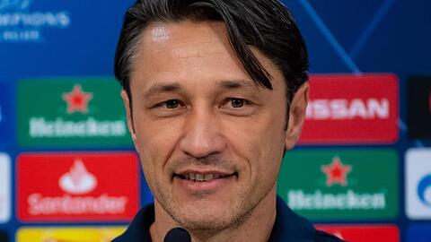 Der Trainer Niko Kovac vom FC Bayern München sitzt bei einer Pressekonferenz auf dem Podium. Foto: Sven Hoppe/dpa/Archivbild